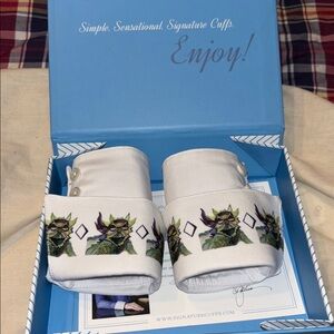 Frog Lashes with Eye Glasses French Cuffs